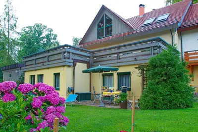 Ein Garten an der Unterkunft Ferienwohnung Oberloschwitz