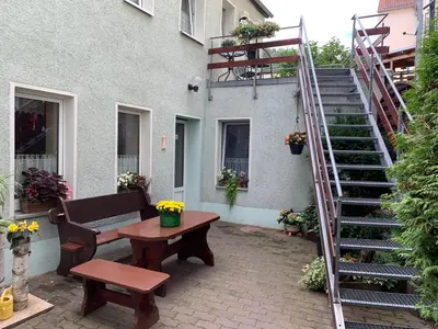 Das Gebäude in dem sich die Pension befindet