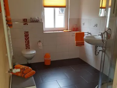 Ein Badezimmer in der Unterkunft FeWo 