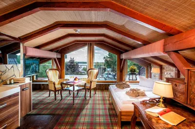 Ein Sitzbereich in der Unterkunft Wellnesshotel Seeschlößchen - Privat- Spa & Naturresort
