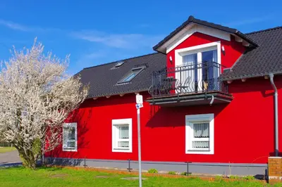 Das Gebäude in dem sich die Ferienwohnung befindet