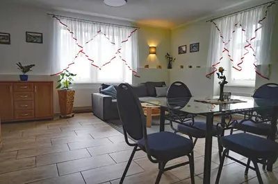 Ein Sitzbereich in der Unterkunft Ferienwohnung Füssel