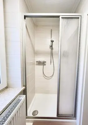 Ein Badezimmer in der Unterkunft Ferienhaus Landeskrone für 10 Personen mit Sauna, Terrasse, inkl Parkplatz in Dresden