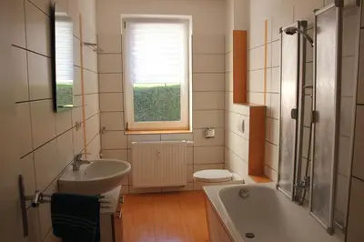 Ein Badezimmer in der Unterkunft Ferienwohnung in Döbeln