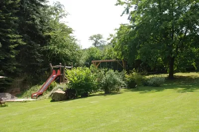 Ein Garten an der Unterkunft Landhaus Gohrisch