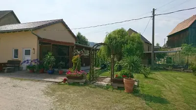 Ein Garten an der Unterkunft Ferienwohnung Gerlinde