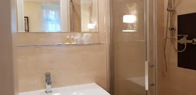 Ein Badezimmer in der Unterkunft Hotel-Villa Lalee