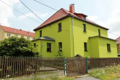 Das Gebäude in dem sich die Ferienwohnung befindet