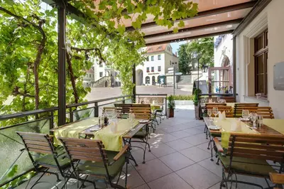 Ein Balkon oder eine Terrasse in der Unterkunft Gasthaus Zum Schwan