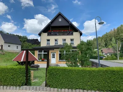 Das Gebäude in dem sich die Pension befindet