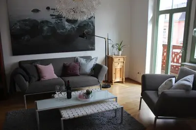 Ein Sitzbereich in der Unterkunft Traumhafte Etagenwohnung in Günderzeitvilla