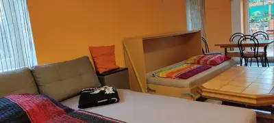 Ein Sitzbereich in der Unterkunft Gästewohnung am Thümmlitzwald