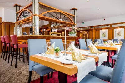 Ein Restaurant oder anderes Speiselokal in der Unterkunft Taste Hotel Dresden-ehemals Residenz Alt Dresden