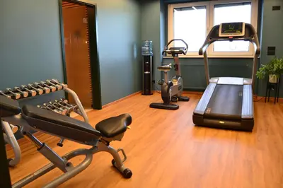 Das Fitnesscenter und/oder die Fitnesseinrichtungen in der Unterkunft Seaside Residenz Hotel Chemnitz
