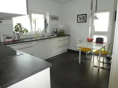 Küche/Küchenzeile in der Unterkunft großzügige,zetrumsnahe Wohnung