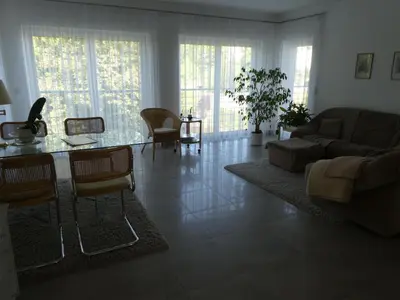 Ein Sitzbereich in der Unterkunft großzügige,zetrumsnahe Wohnung