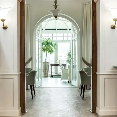 Ein Sitzbereich in der Unterkunft Dorint Parkhotel Meißen