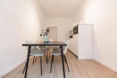 Küche/Küchenzeile in der Unterkunft Limehome Dresden Jordanstraße
