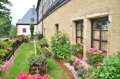 Ein Garten an der Unterkunft Ferienwohnung 