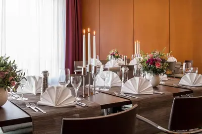 Ein Restaurant oder anderes Speiselokal in der Unterkunft Dorint Hotel Dresden