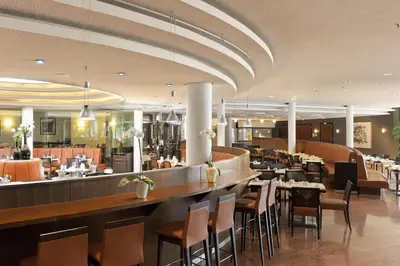 Ein Restaurant oder anderes Speiselokal in der Unterkunft Radisson Blu Park Hotel & Conference Centre