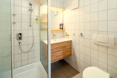 Ein Badezimmer in der Unterkunft Landhotel Gut Wildberg mit Sauna