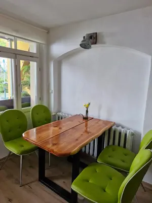 Ein Sitzbereich in der Unterkunft Ferienwohnung Ines Wolf in der Meißner Innenstadt