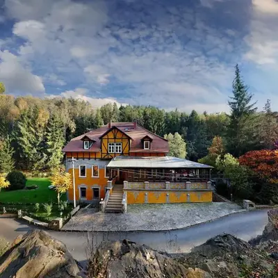 Villa Rotschoenberg im Tal der Freiberger Mulde