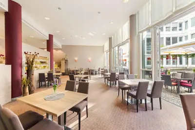 Ein Restaurant oder anderes Speiselokal in der Unterkunft Best Western Plus Hotel Dresden City