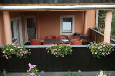 Ein Balkon oder eine Terrasse in der Unterkunft Ferienwohnung am Dorfplatz