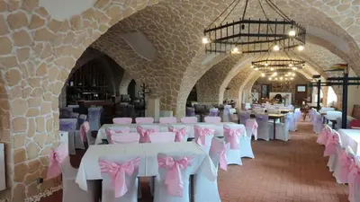 Ein Restaurant oder anderes Speiselokal in der Unterkunft Rittergut Dröschkau