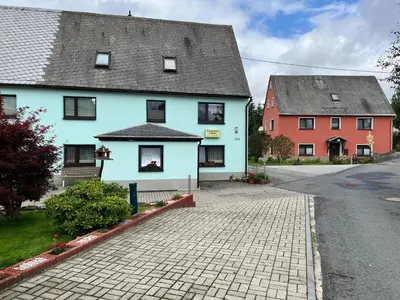 Das Gebäude in dem sich die Ferienwohnung befindet