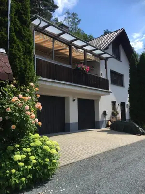 Das Gebäude in dem sich die Ferienwohnung befindet