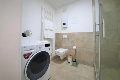 Ein Badezimmer in der Unterkunft PB Ferienwohnungen - FeWo 5 - Stilvoll eingerichtetes Studio im Herzen Senftenbergs
