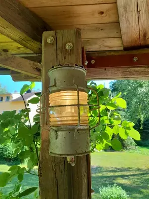 Ein Garten an der Unterkunft Schlummerfass an der Bockmühle