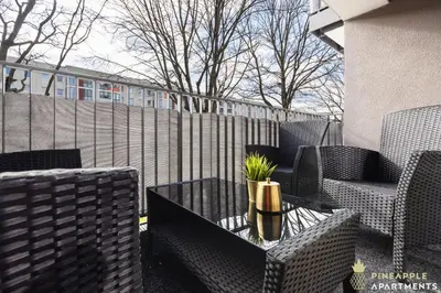 Ein Sitzbereich in der Unterkunft PINEAPPLE APARTMENTS - Zwinger IV - 65qm - 1x free parking