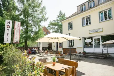 Das Gebäude in dem sich die Pension befindet
