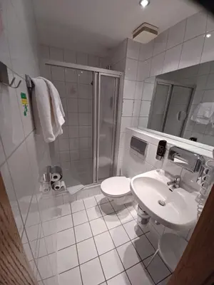 Ein Badezimmer in der Unterkunft Berghotel Augustusberg