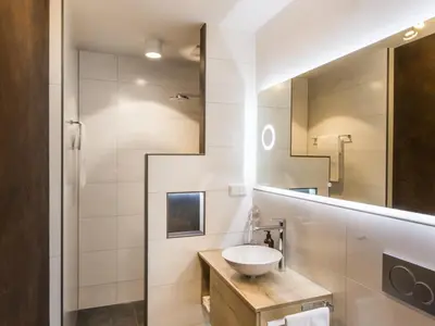 Ein Badezimmer in der Unterkunft Ferienwohnung Dresden-Pillnitz - Elbhang-Villa - 