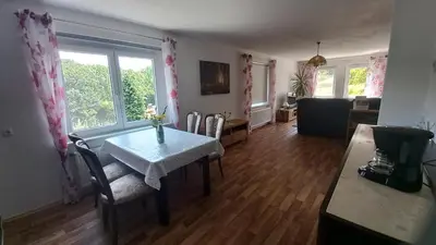 Ein Sitzbereich in der Unterkunft Ferienwohnung Erzgebirgswohnung Götze