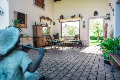 Ein Sitzbereich in der Unterkunft Hussi's Home