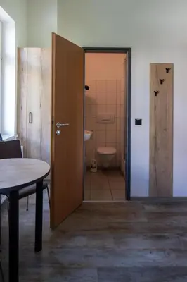 Ein Badezimmer in der Unterkunft Gästehaus Dresden - Alte Schule Gohlis
