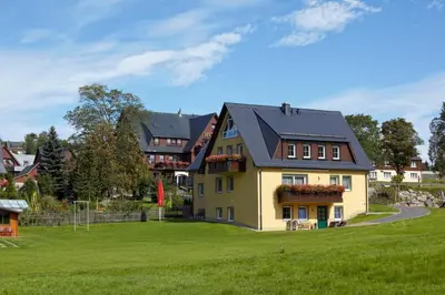 Das Gebäude in dem sich das Hotel befindet