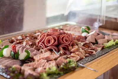 Essen auf dem Boot oder in der Nähe