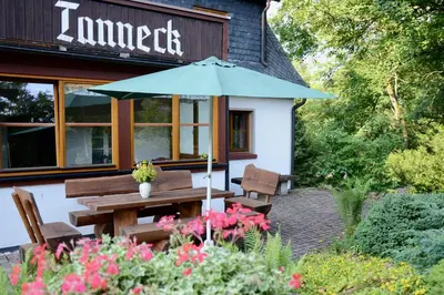 Ein Garten an der Unterkunft Ferienhaus Haus Tanneck