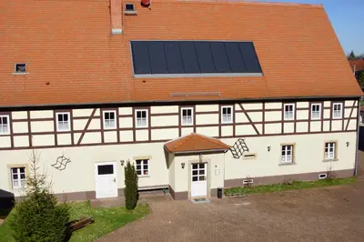 Das Gebäude in dem sich die Pension befindet