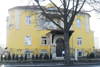 Das Gebäude in dem sich das Hotel befindet