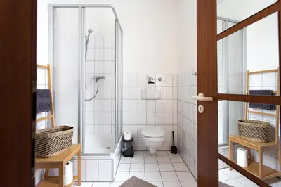 Ein Badezimmer in der Unterkunft FullHouse - Chemnitz - S35 Little Sun - Elevator
