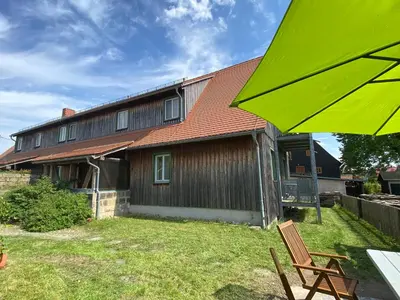 Das Gebäude in dem sich die Ferienwohnung befindet