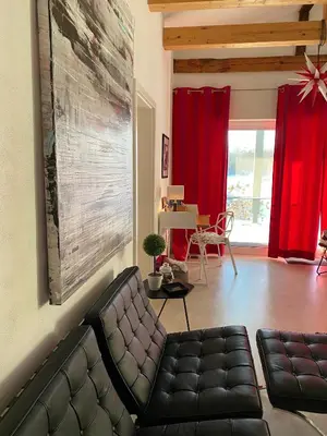 Ein Sitzbereich in der Unterkunft Waterfront 5
